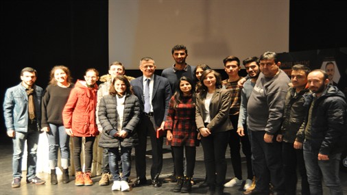 Rektör Mehmet Durman, 'Kariyer Yönetimi ve Liderler Zirvesi'nde Gençlerle Buluştu