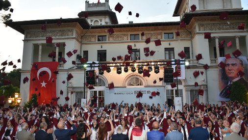 Beykoz Üniversitesi Mezunlarıyla Büyümeye Devam Ediyor