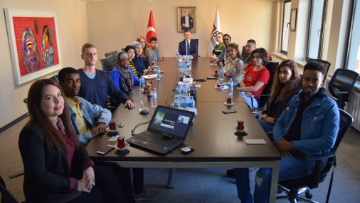 Rektör Mehmet Durman, İlk Uluslararası Öğrencilerimizi Makamında Ağırladı 