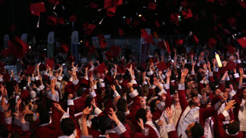 Beykoz Üniversitesi’nde öğrenciler mezuniyet coşkusunu yaşadı!