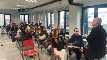 Dr. Güray Tezer Sivil Havacılık Kabin Hizmetleri Programı Öğrencileriyle Buluştu