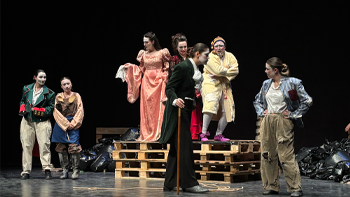 Tiyatro Kulübü Öğrencilerimizden “Cimri” Oyunu ile Unutulmaz Bir Sahne Performansı Gerçekleştirildi